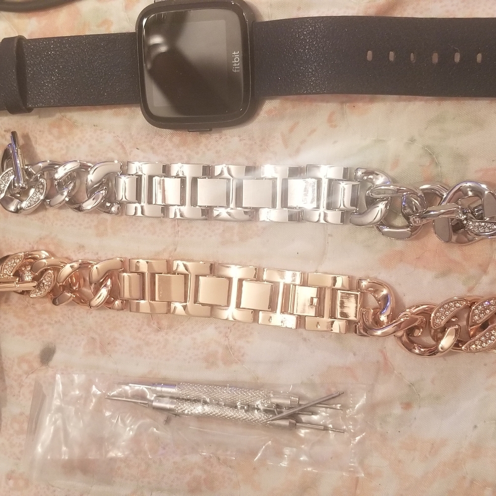 Fitbit Versa - image 2